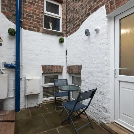 Hilltop Hideaway * Whitby